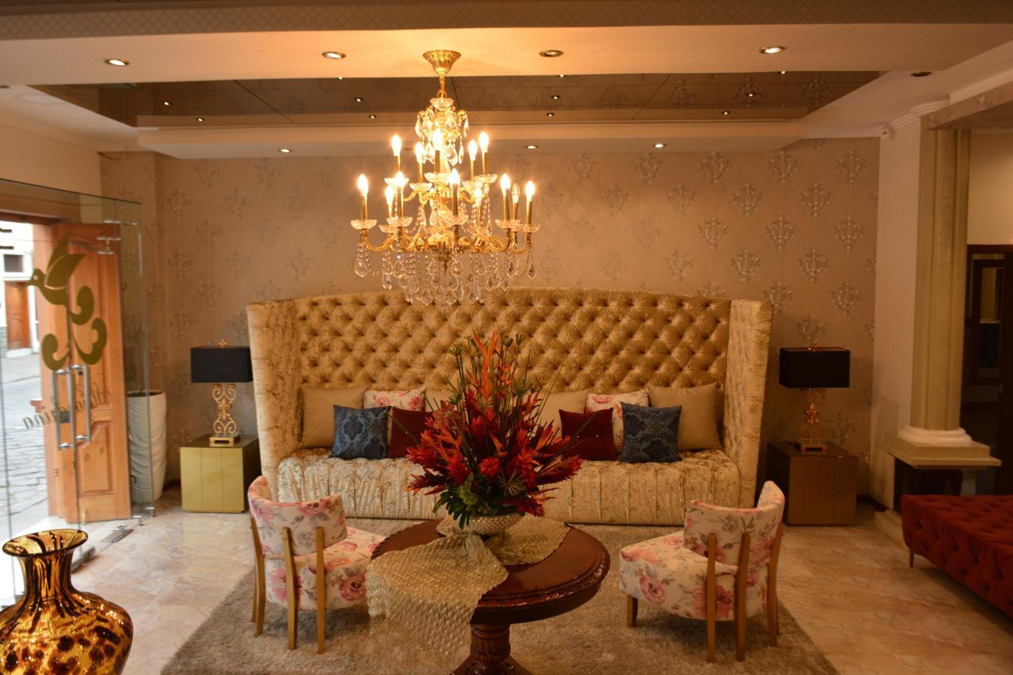 Alejandrina Hotel Куенка Екстериор снимка
