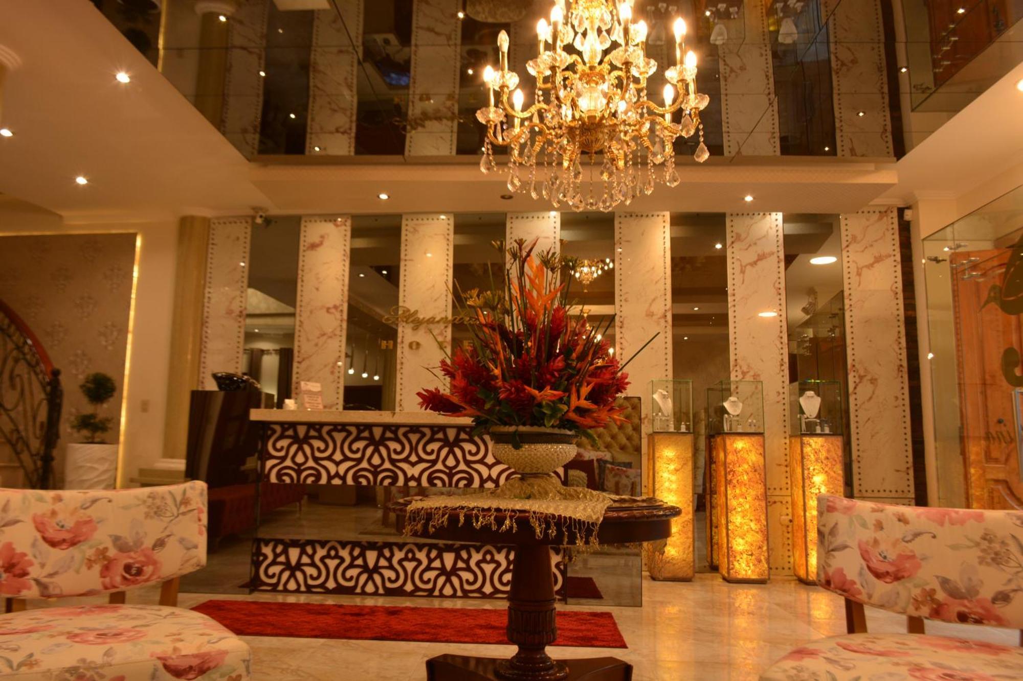 Alejandrina Hotel Куенка Екстериор снимка