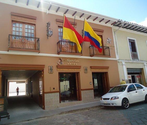 Alejandrina Hotel Куенка Екстериор снимка