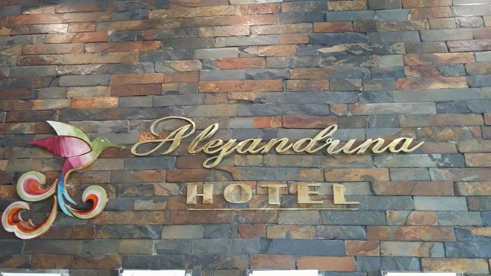 Alejandrina Hotel Куенка Екстериор снимка