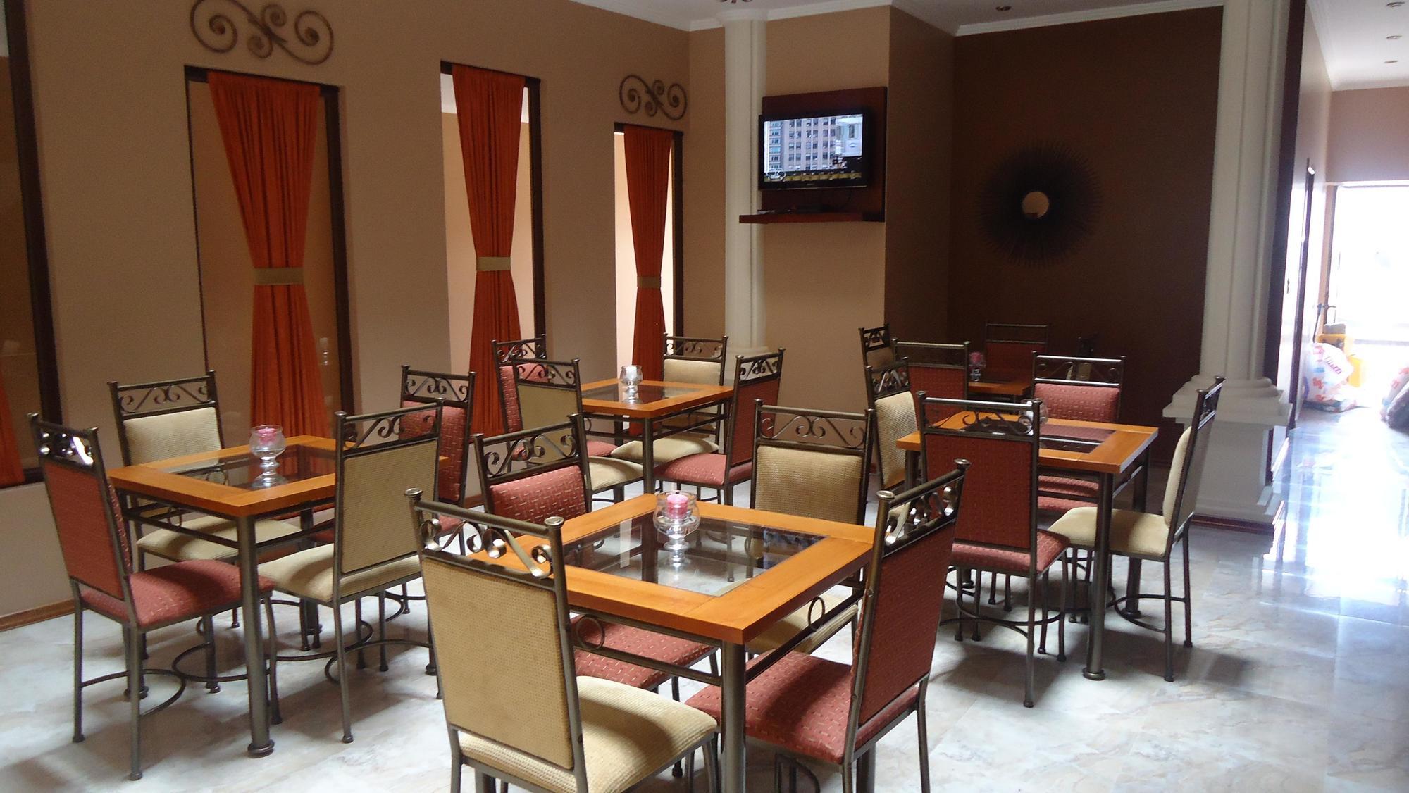 Alejandrina Hotel Куенка Екстериор снимка