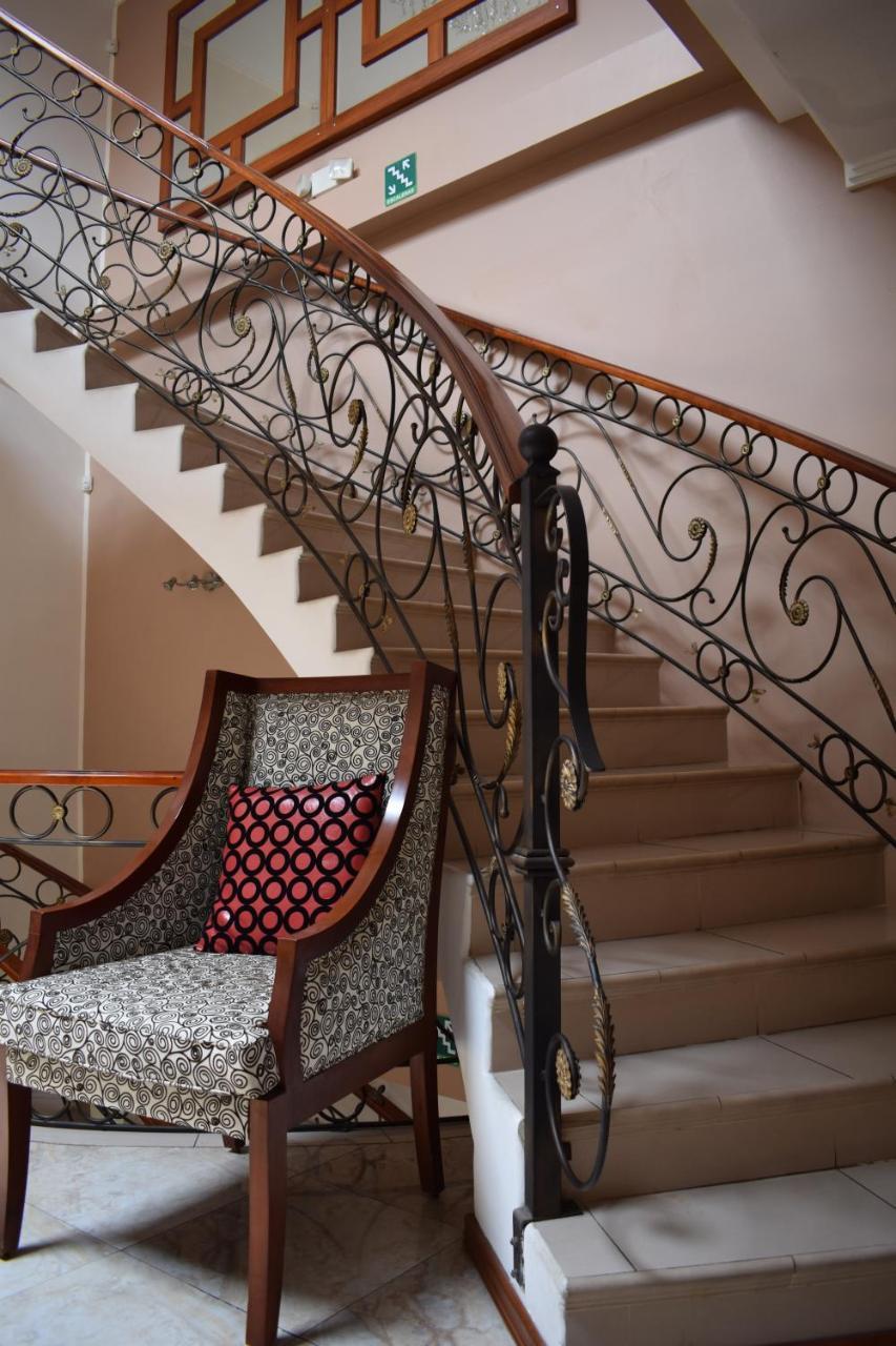 Alejandrina Hotel Куенка Екстериор снимка
