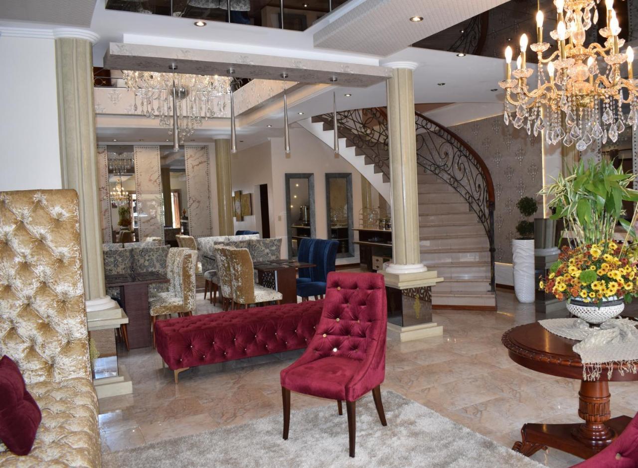 Alejandrina Hotel Куенка Екстериор снимка