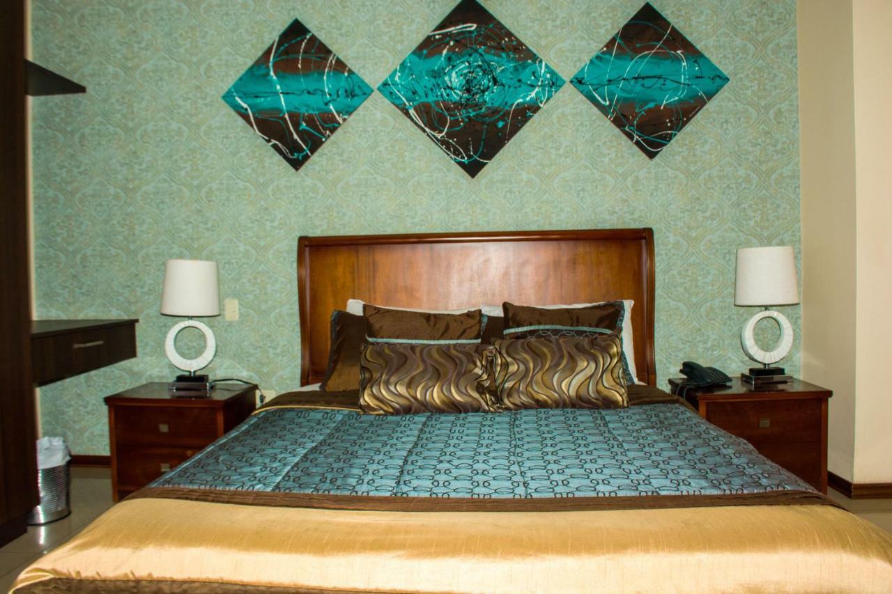 Alejandrina Hotel Куенка Екстериор снимка