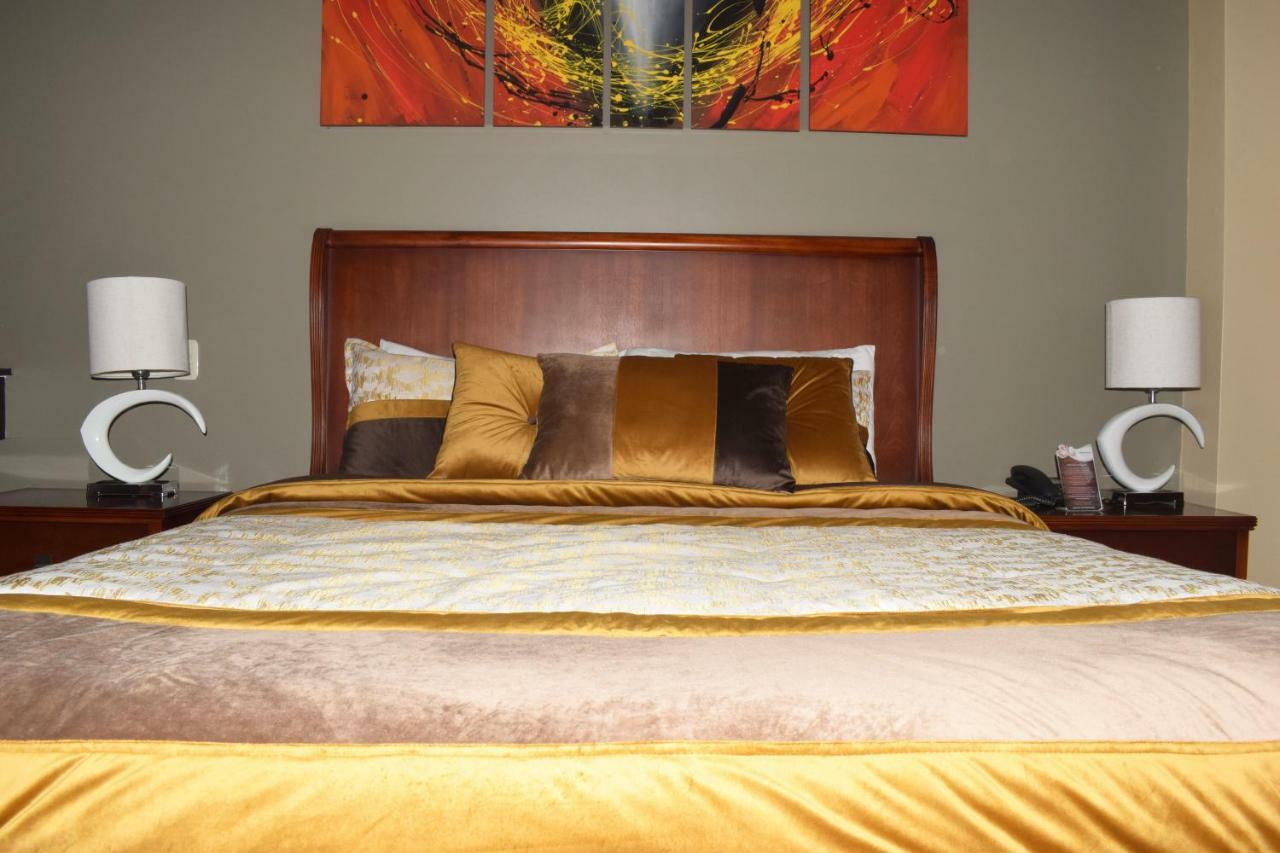 Alejandrina Hotel Куенка Екстериор снимка