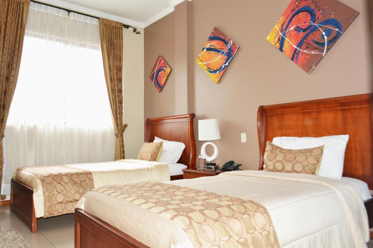 Alejandrina Hotel Куенка Екстериор снимка