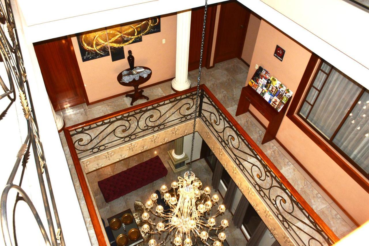 Alejandrina Hotel Куенка Екстериор снимка