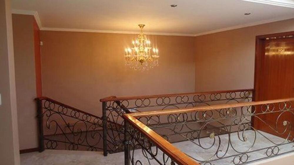 Alejandrina Hotel Куенка Екстериор снимка